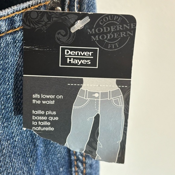 DENVER HAYES SZ 18 Mid Wash Wiskering Boyfriend Style Jeans New with Tag - Picture 2 of 9